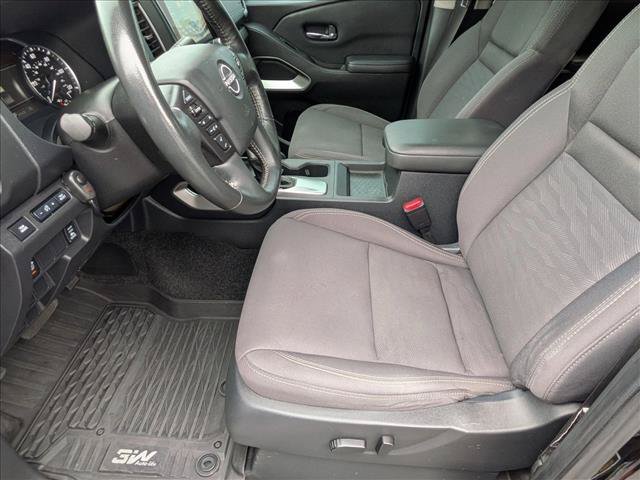 Used 2023 Nissan Frontier 2WD Crew Cab image 15