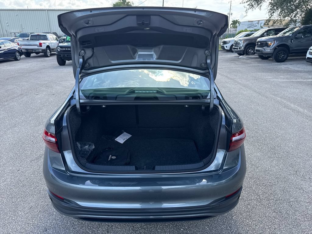 Used 2022 Volkswagen Jetta SE FWD image 25