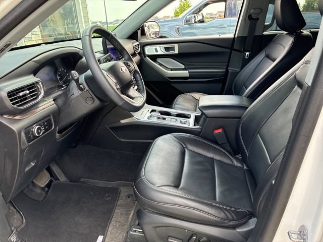 Certified 2023 Ford Explorer Limited w/ Limited Technology Package AWD/4WD image 13