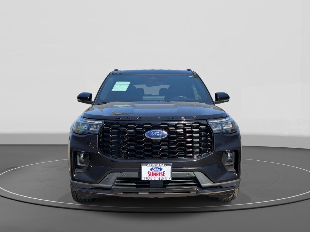 Certified 2025 Ford Explorer ST-Line AWD/4WD image 3