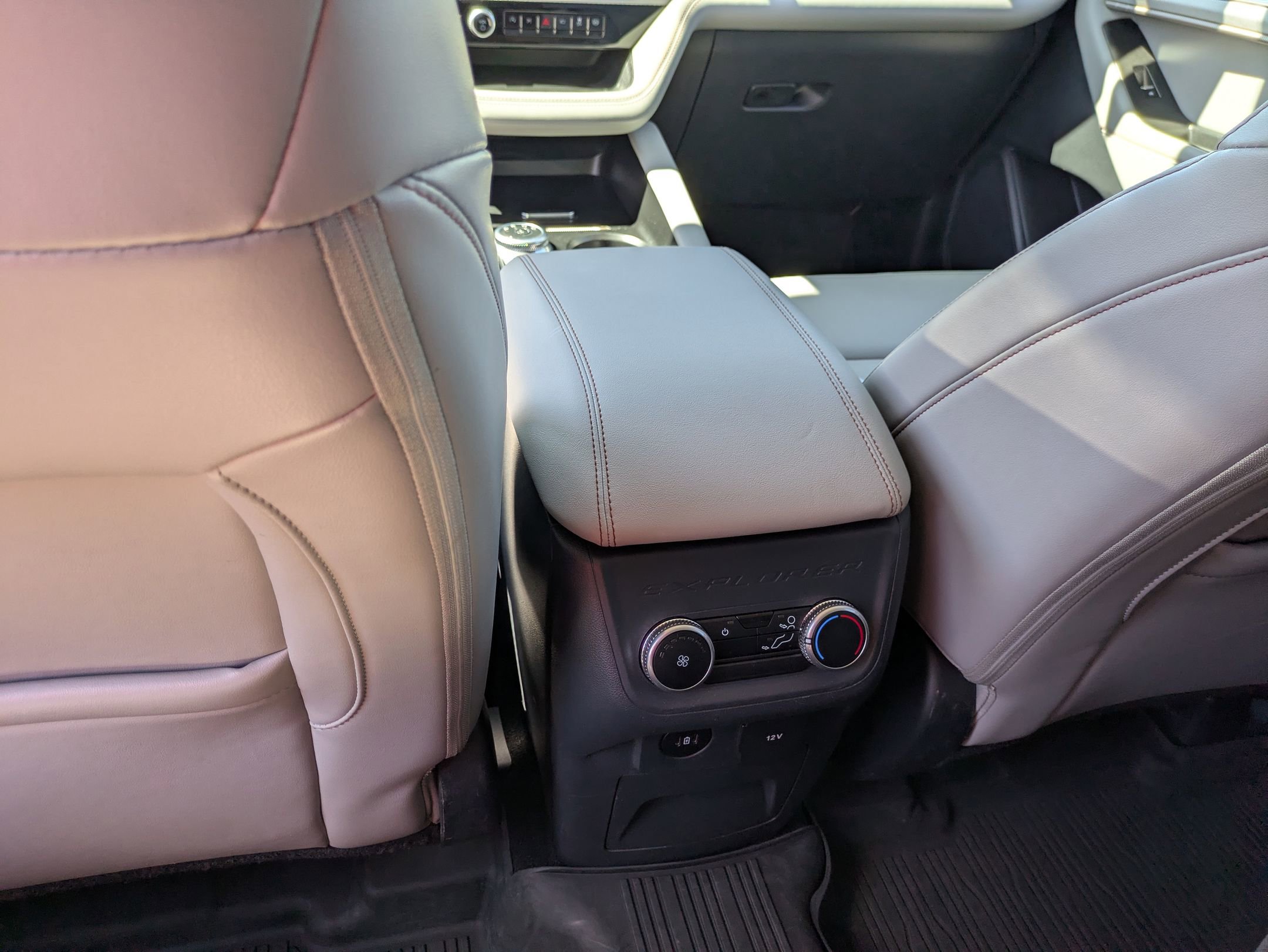 Certified 2025 Ford Explorer Active w/ Active Comfort Package AWD/4WD image 31