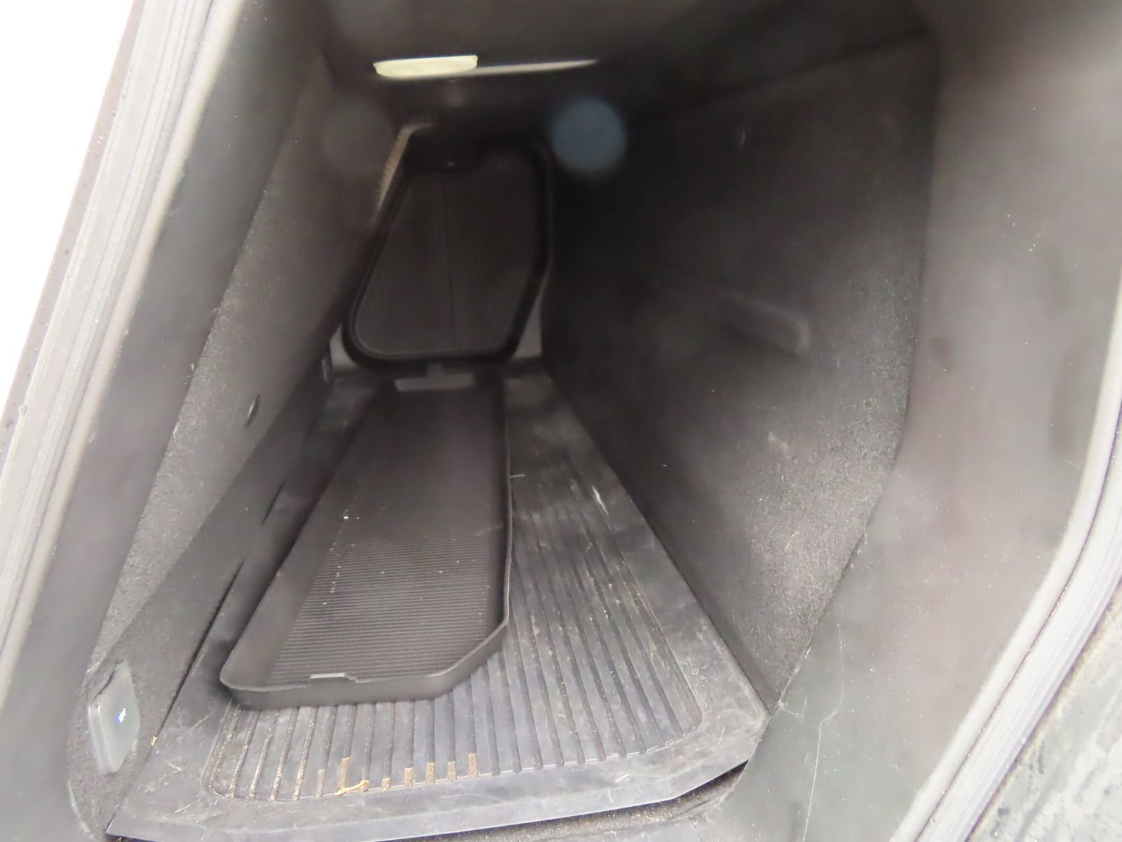 Used 2025 Rivian R1T Adventure image 12