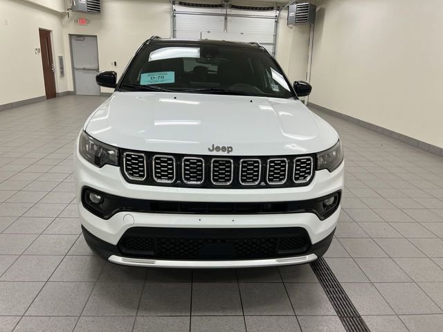 Used 2025 Jeep Compass Limited AWD/4WD image 3