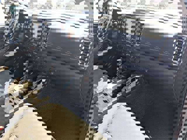 Used 2024 Nissan Frontier SV w/ SV Convenience Package image 28