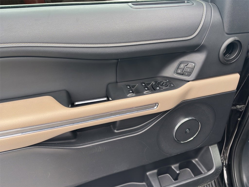 Certified 2024 Ford Expedition Limited image 44