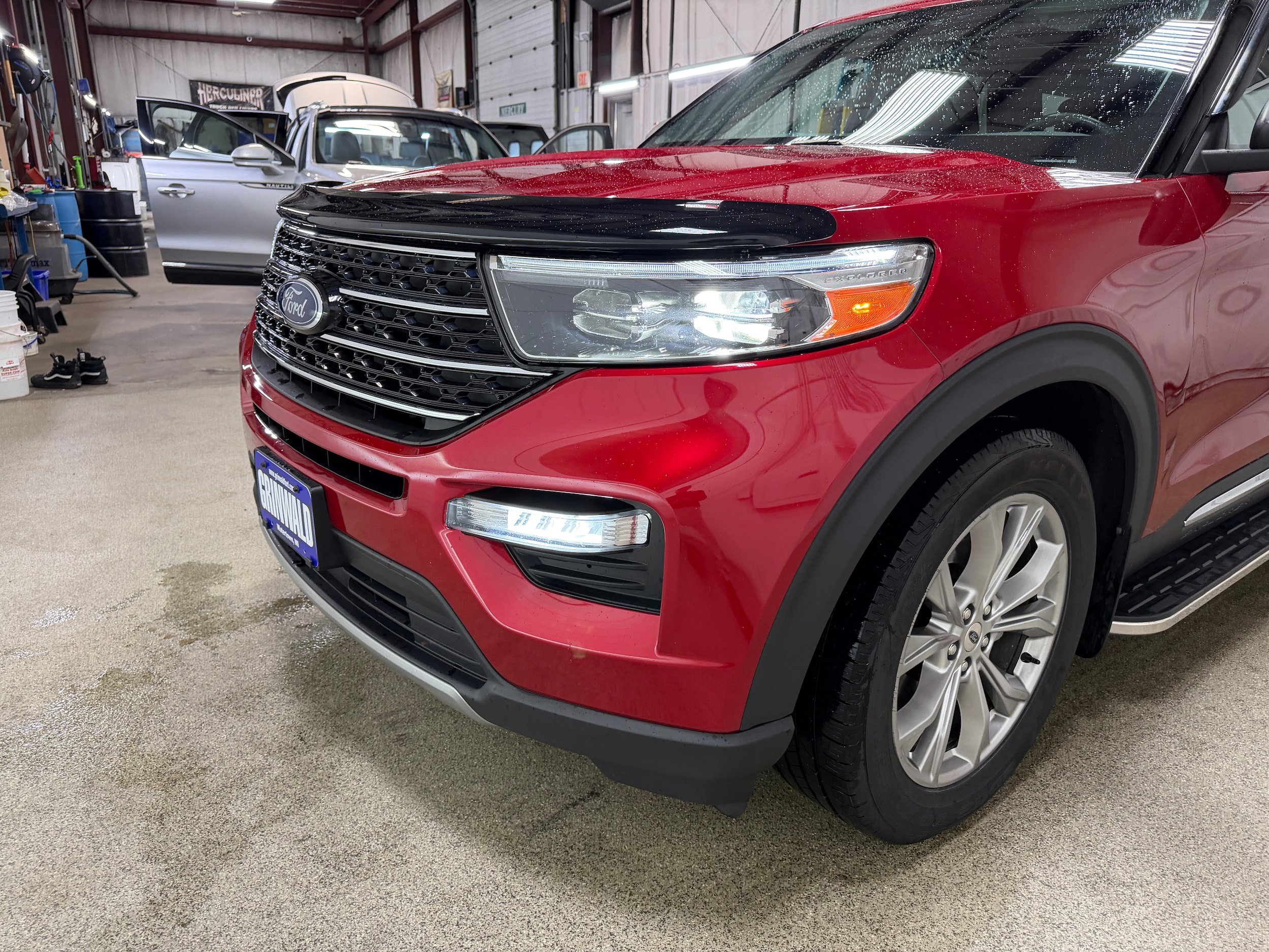 Certified 2021 Ford Explorer XLT w/ Equipment Group 202A AWD/4WD image 39