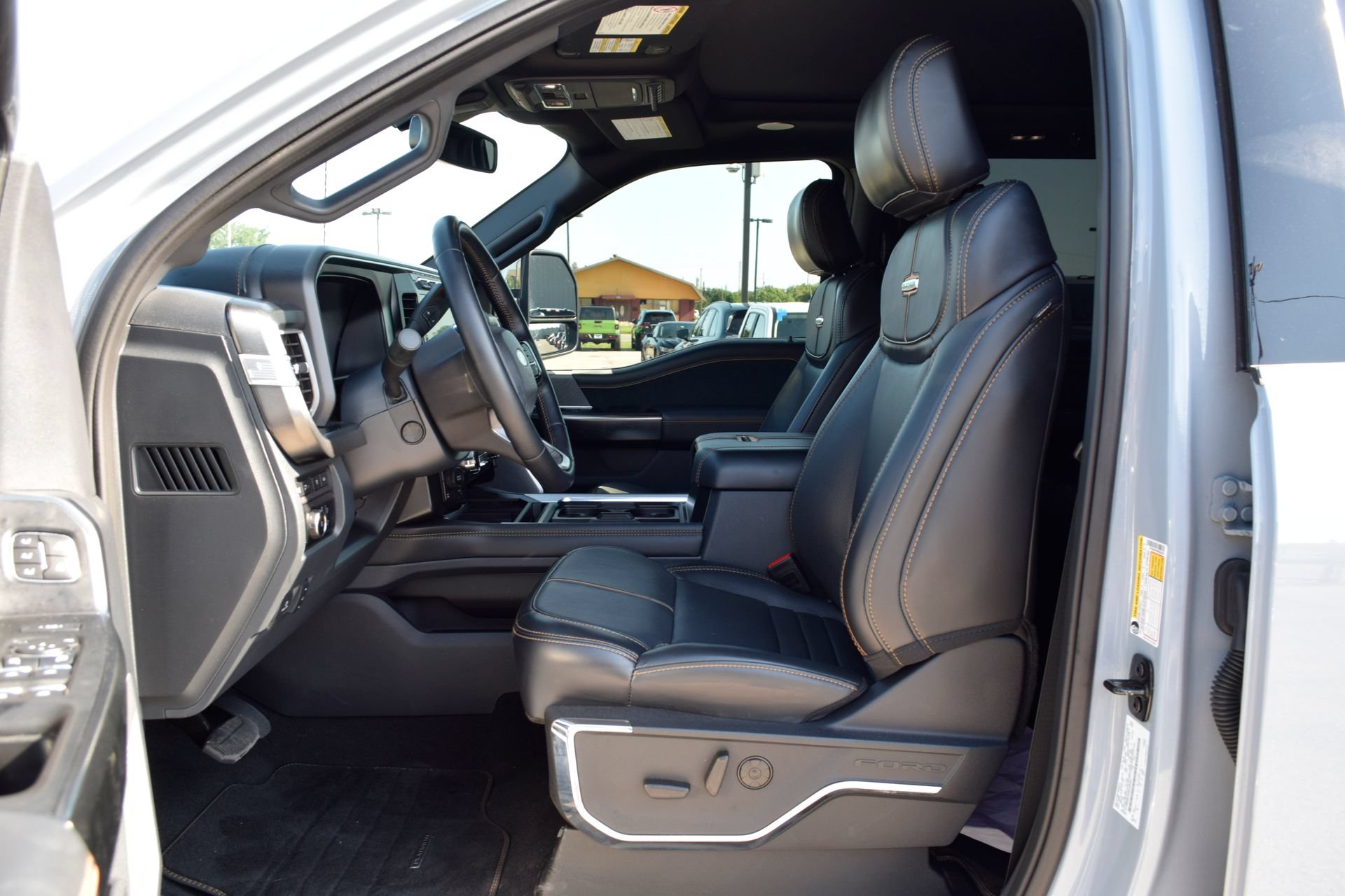 Certified 2024 Ford F250 Platinum w/ FX4 Off-Road Package AWD/4WD image 17