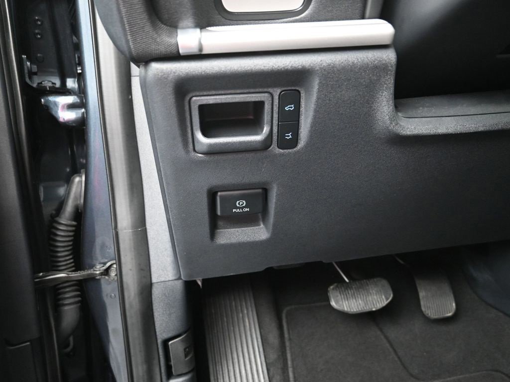 Certified 2025 Ford Expedition Active image 28