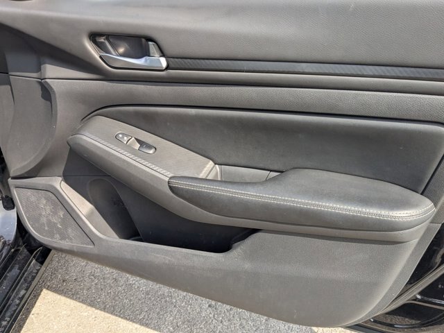 Used 2024 Nissan Altima 2.5 SV FWD image 30
