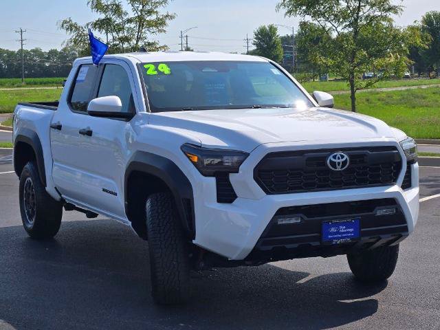 Used 2024 Toyota Tacoma TRD Off-Road AWD/4WD image 3