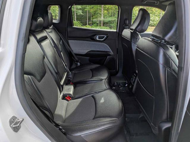 Used 2025 Jeep Compass Latitude AWD/4WD image 24
