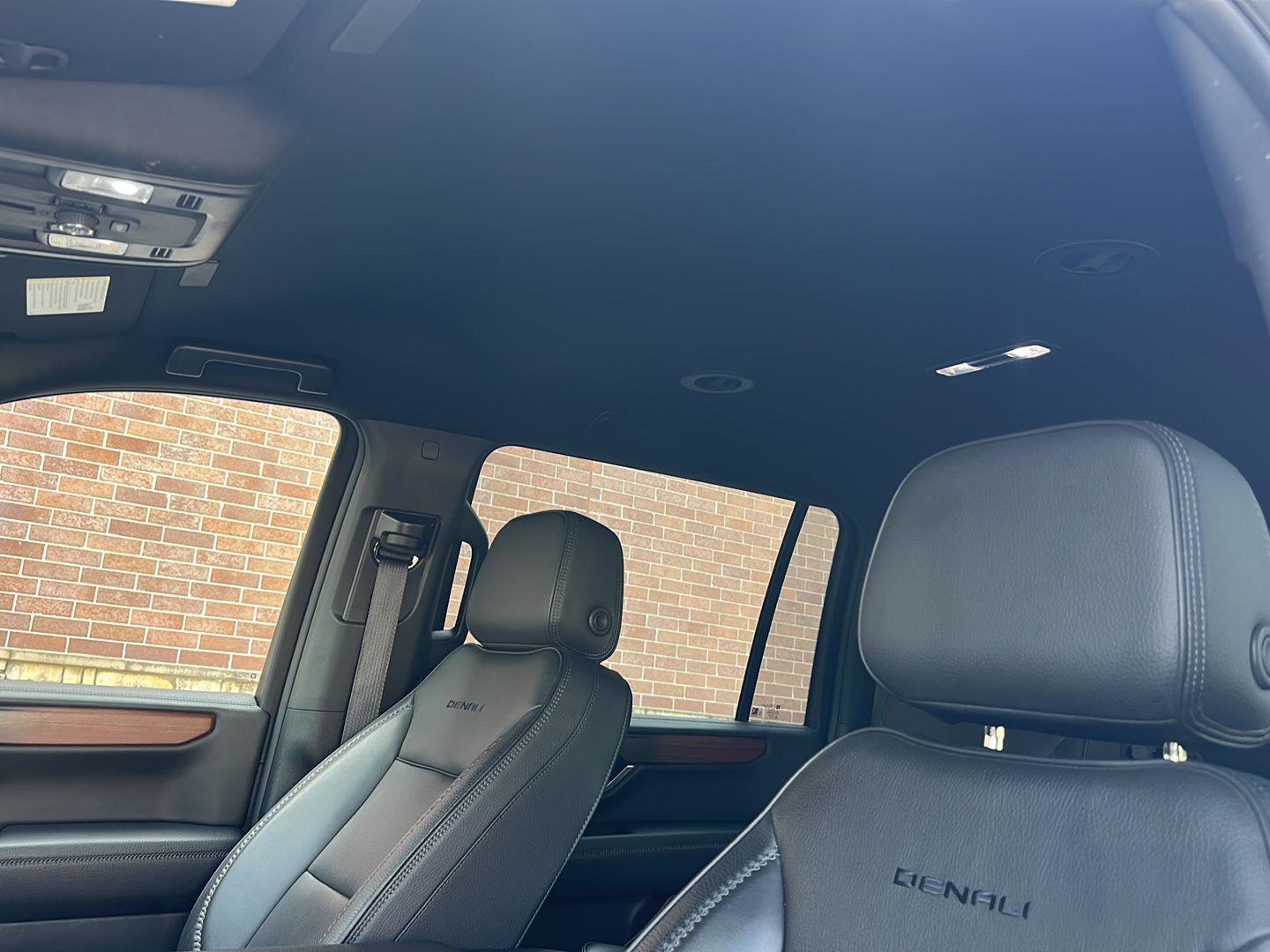 Used 2025 GMC Yukon XL Denali RWD image 12