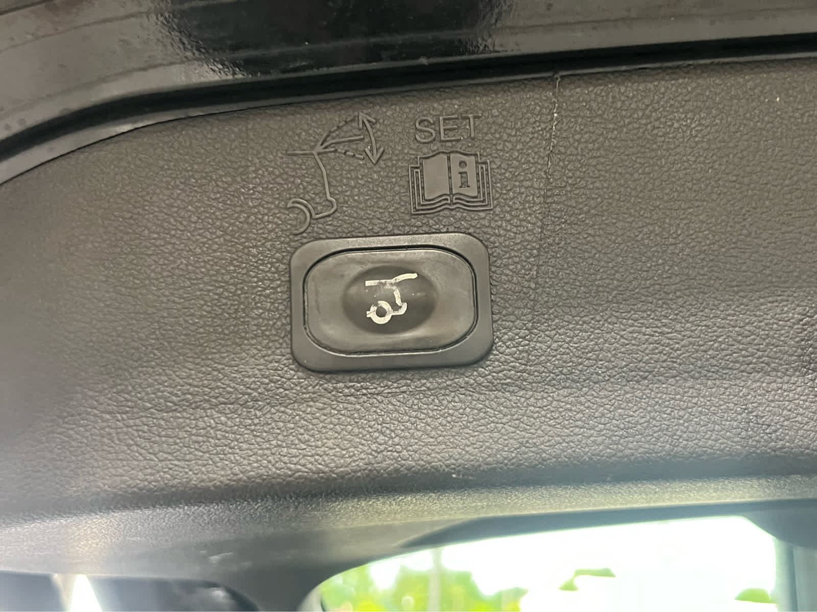 Certified 2018 Ford Escape SEL FWD image 37