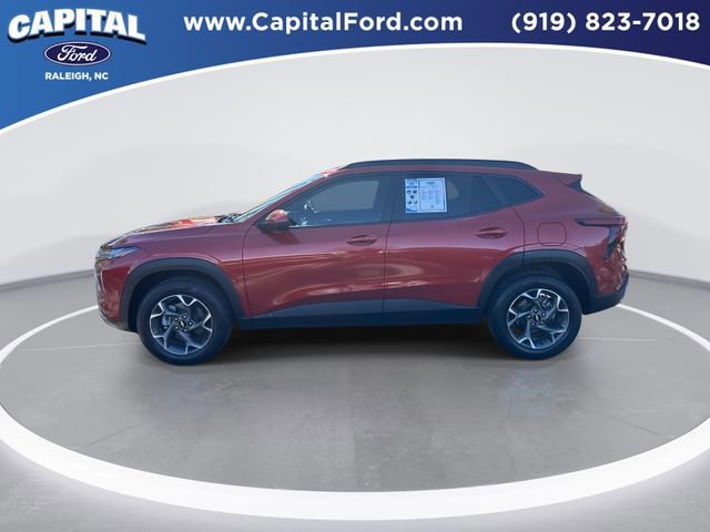 Used 2024 Chevrolet Trax LT image 3