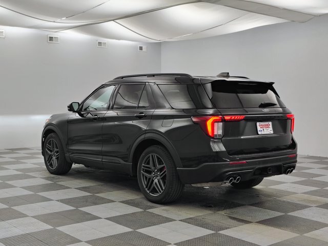 Certified 2025 Ford Explorer ST AWD/4WD image 9