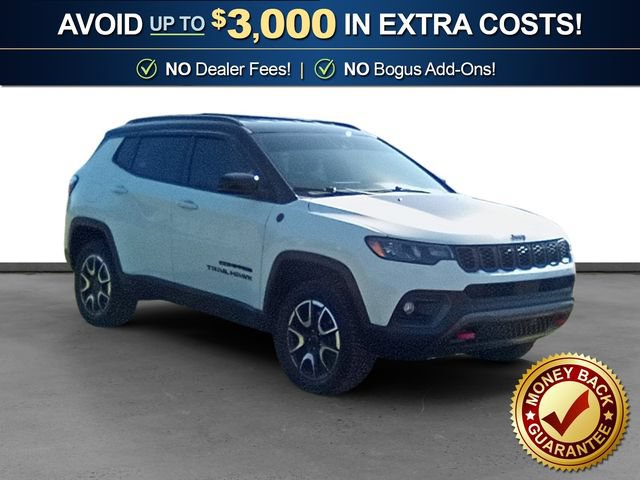 Used 2025 Jeep Compass Trailhawk AWD/4WD image 10