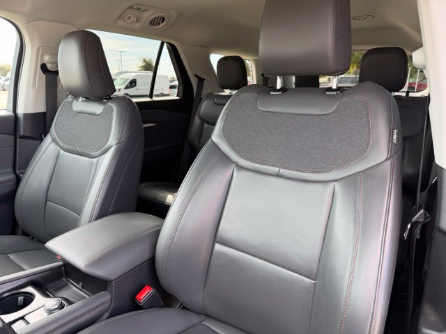 Certified 2025 Ford Explorer Active w/ Active Comfort Package RWD image 12