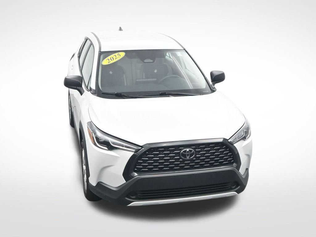 Used 2025 Toyota Corolla Cross L FWD image 25