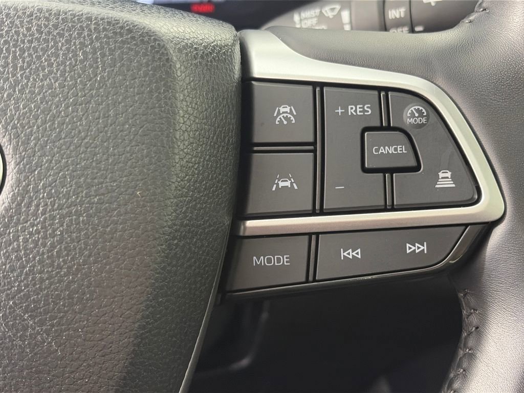 Used 2024 Toyota Grand Highlander AWD image 17