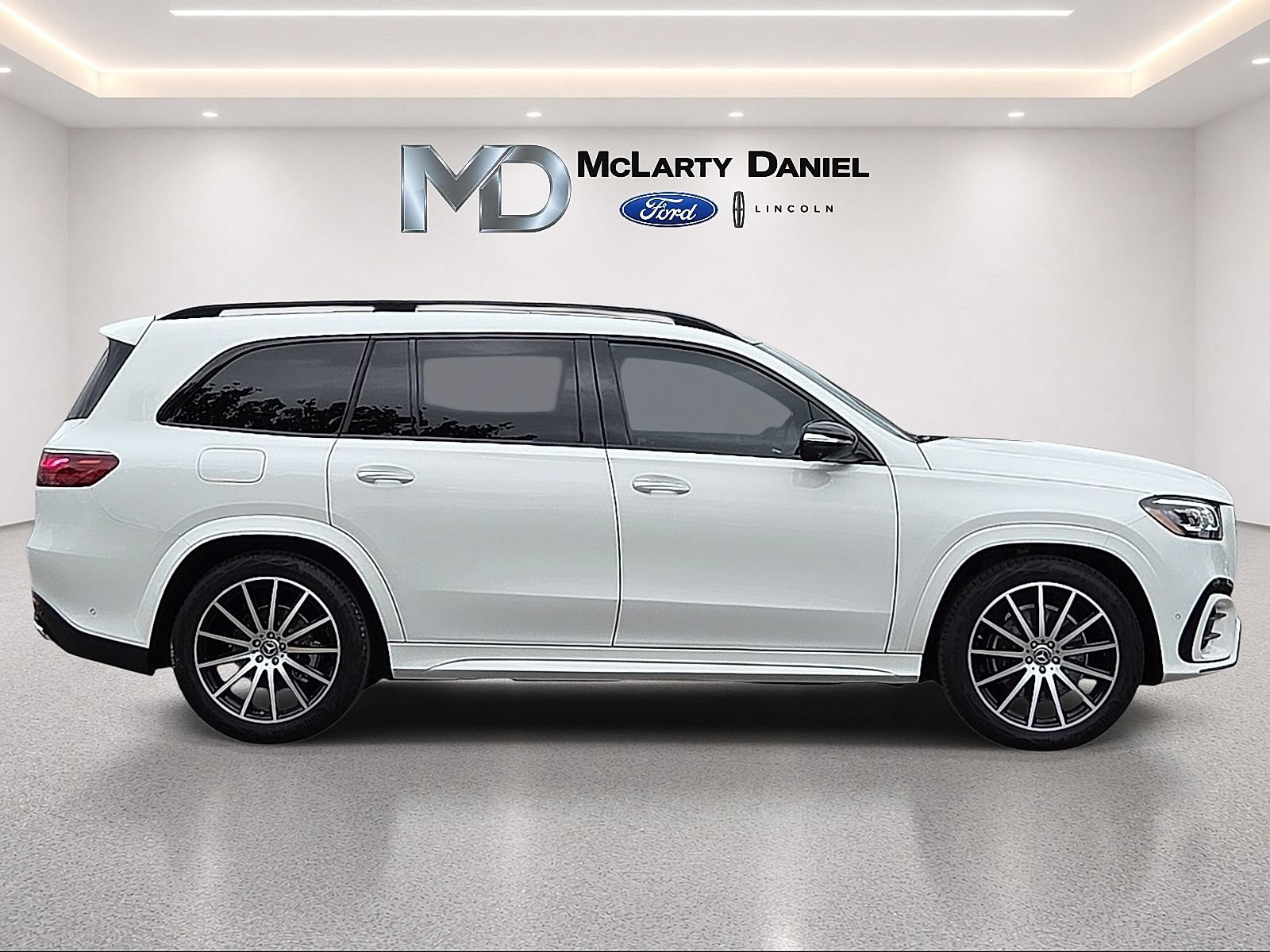 Used 2026 Mercedes-Benz GLS 450 4MATIC image 6
