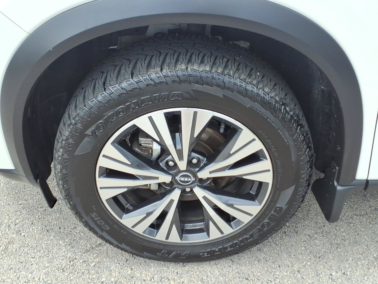 Used 2023 Nissan Rogue SV AWD/4WD image 9
