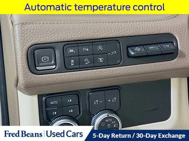 Used 2022 GMC Yukon XL Denali image 13