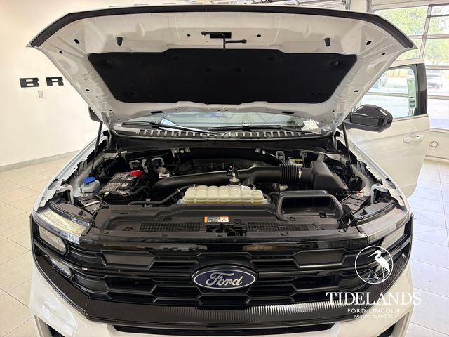 Certified 2025 Ford Expedition Active AWD/4WD image 28