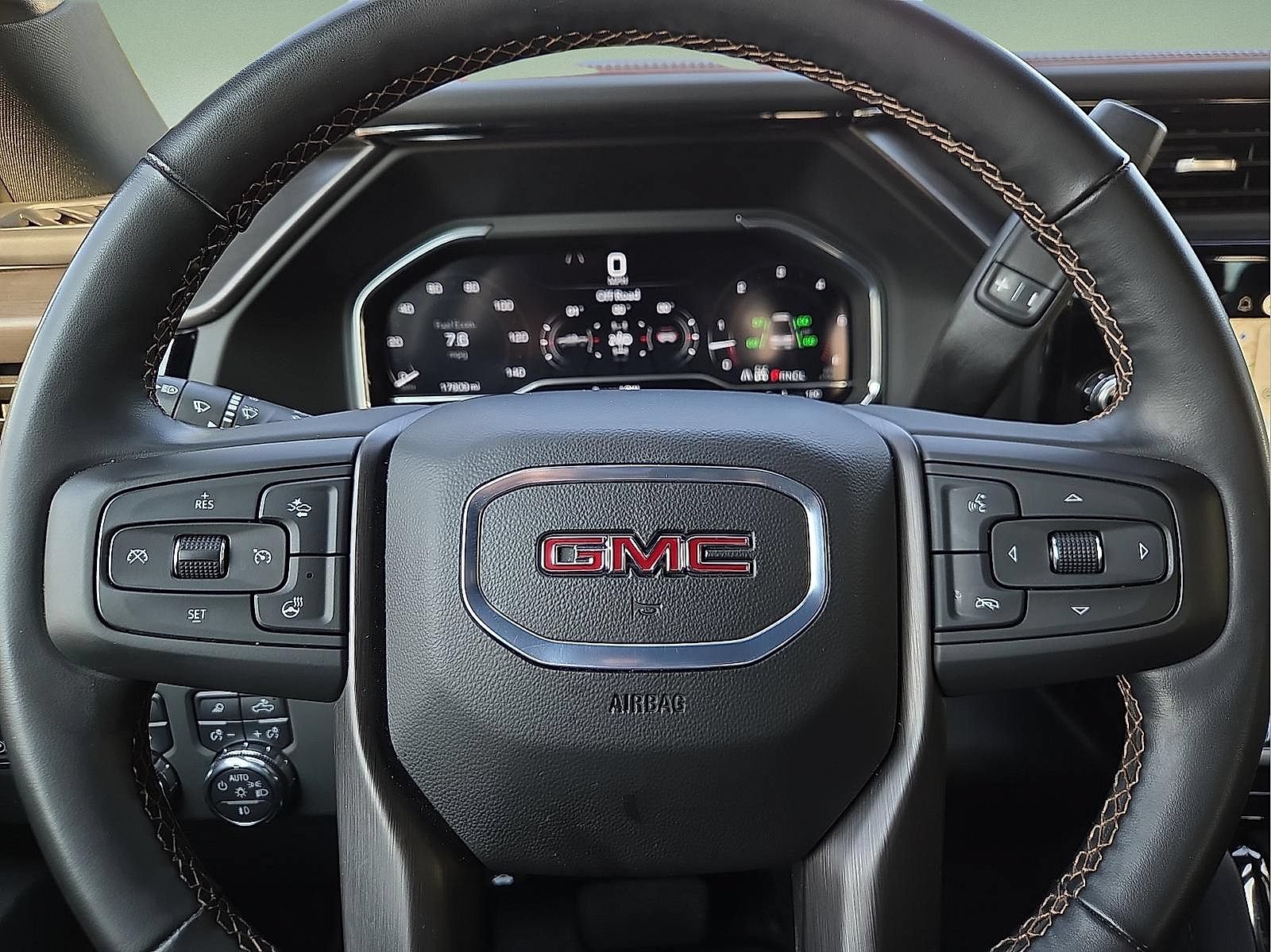 Used 2025 GMC Sierra 2500 AT4 w/ AT4 Premium Plus Package AWD/4WD image 24