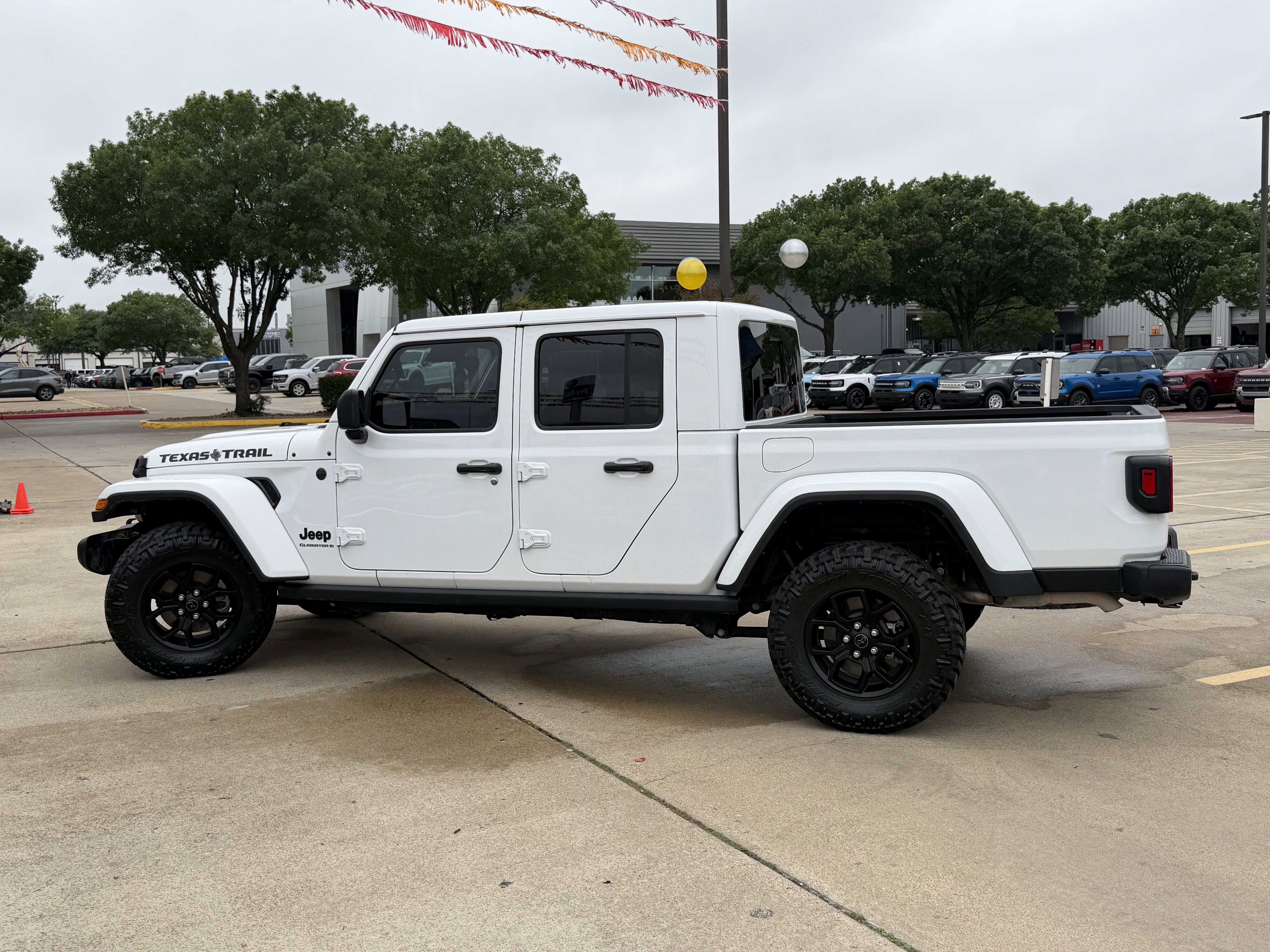 Used 2024 Jeep Gladiator Sport AWD/4WD image 10