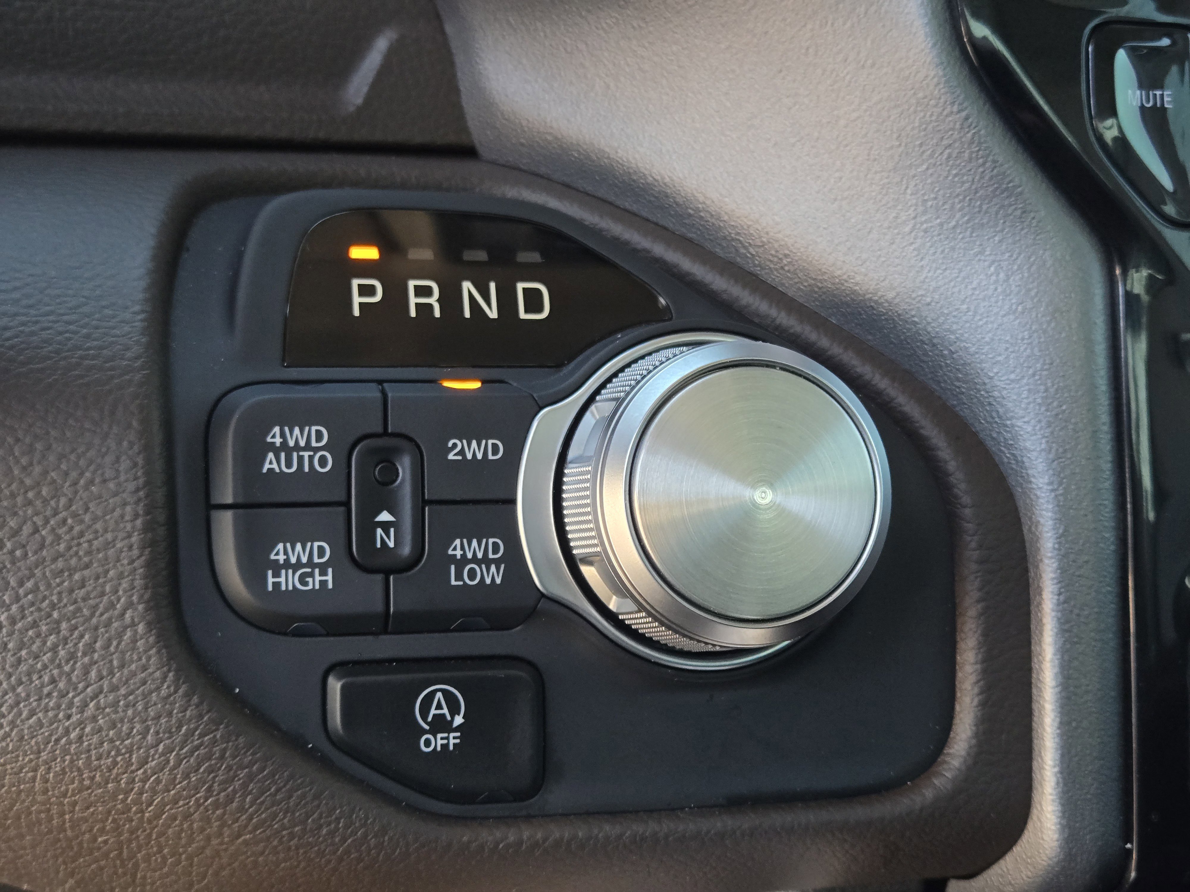 Used 2025 RAM 1500 Laramie image 32