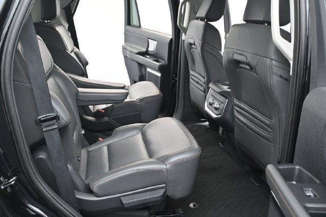 Certified 2025 Ford Expedition Active AWD/4WD image 34
