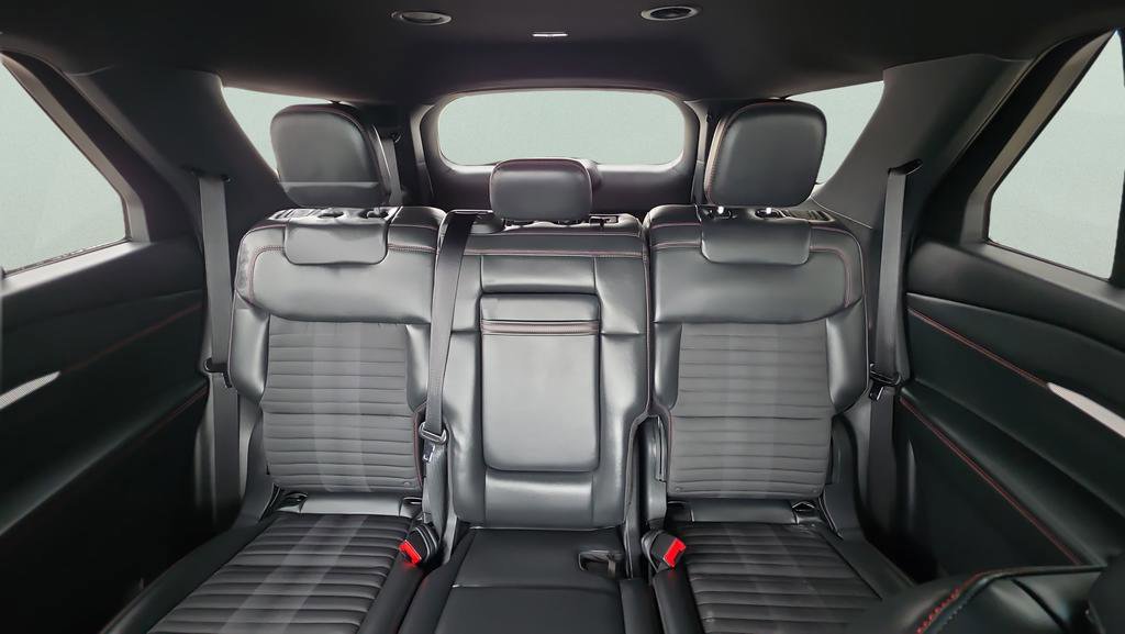 Certified 2025 Ford Explorer ST-Line w/ ST-Line Street Pack image 25