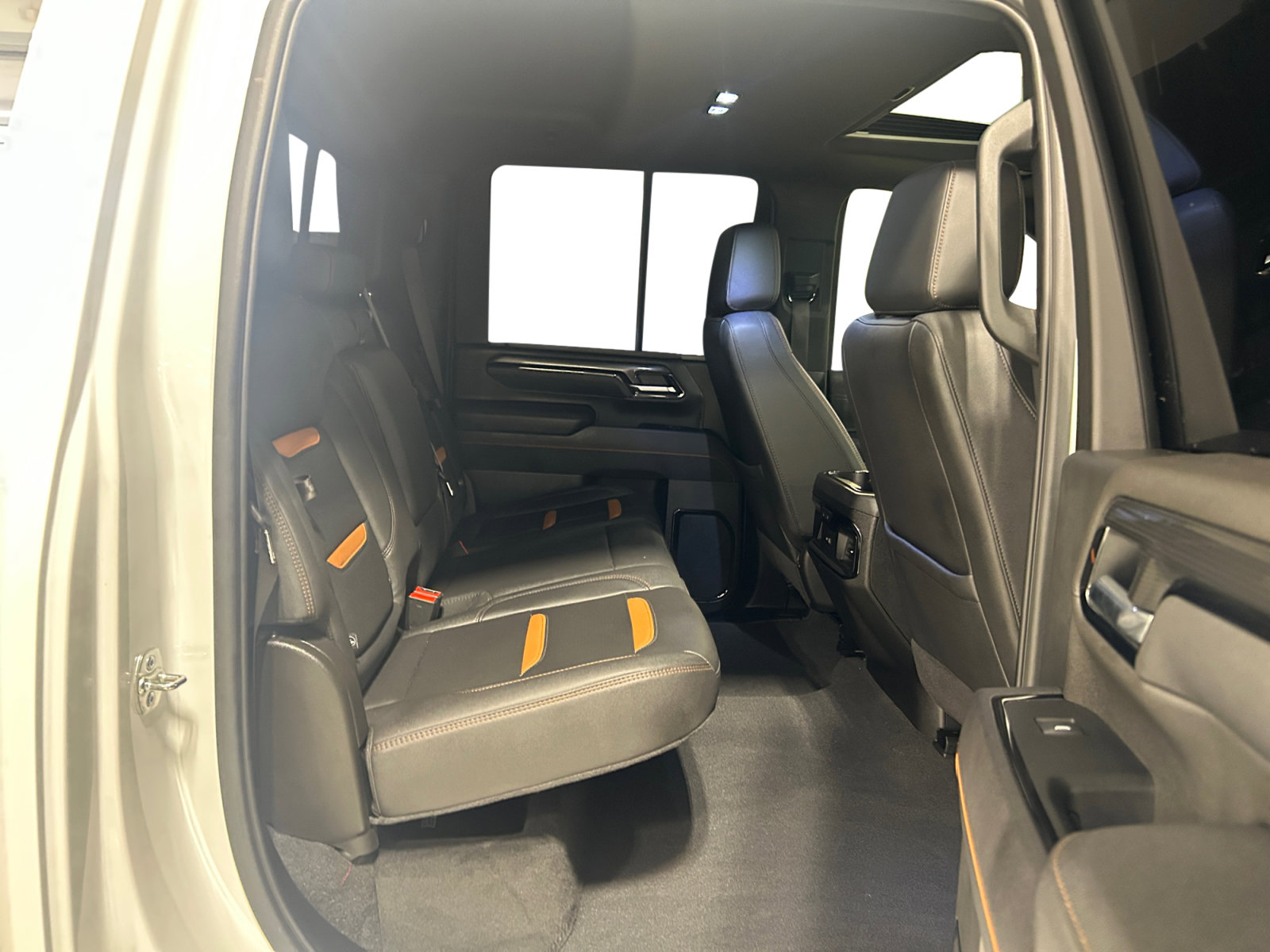 Used 2025 GMC Sierra 2500 AT4 w/ AT4 Premium Plus Package AWD/4WD image 23
