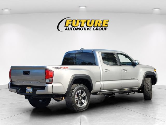 Used 2019 Toyota Tacoma TRD Off-Road AWD/4WD image 4