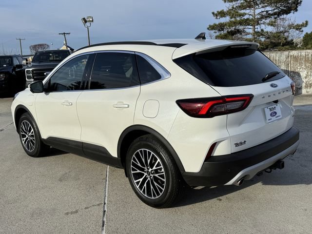 Certified 2025 Ford Escape SE w/ PHEV Premium Package image 3