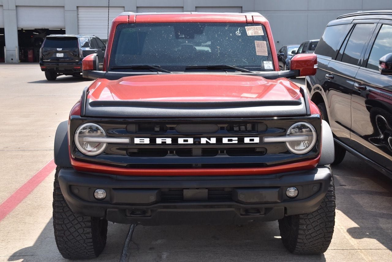 Certified 2023 Ford Bronco Outer Banks w/ Sasquatch Package AWD/4WD image 3