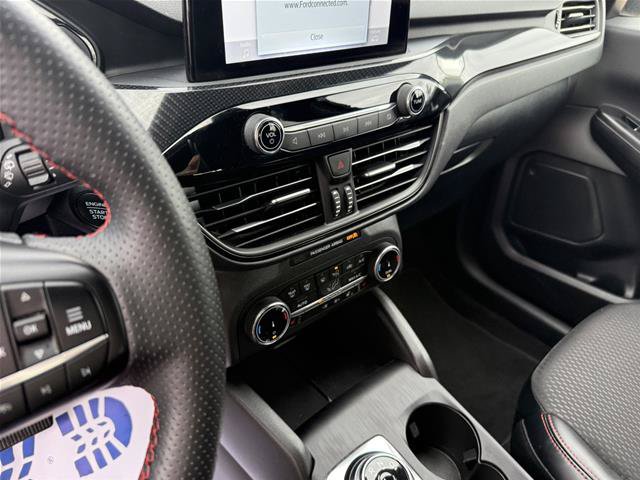Certified 2025 Ford Escape ST-Line Select AWD/4WD image 18