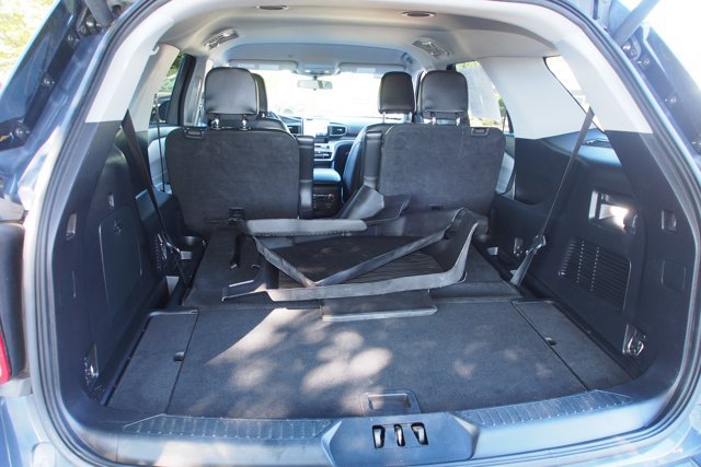 Certified 2021 Ford Explorer XLT w/ Equipment Group 202A RWD image 16