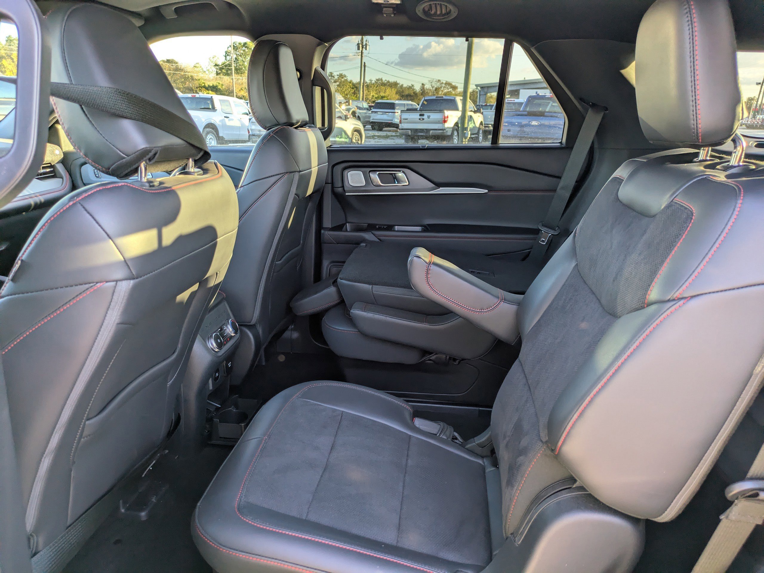 Certified 2025 Ford Explorer ST image 13