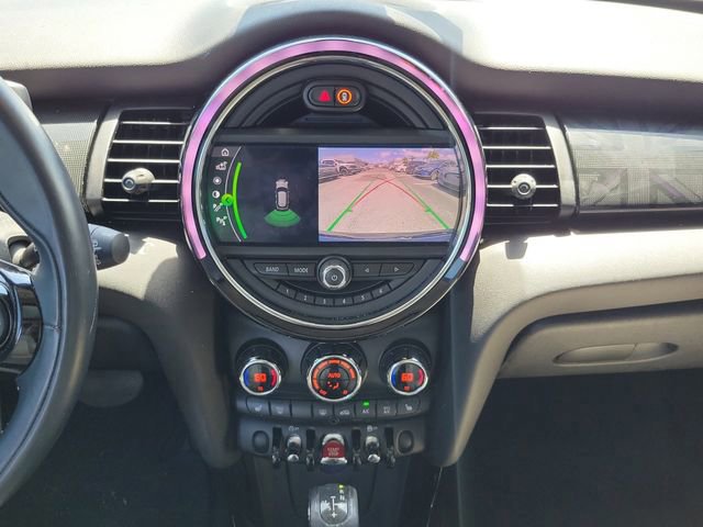 Used 2019 MINI Cooper 4-Door Hardtop w/ Signature Upholstery Package image 15