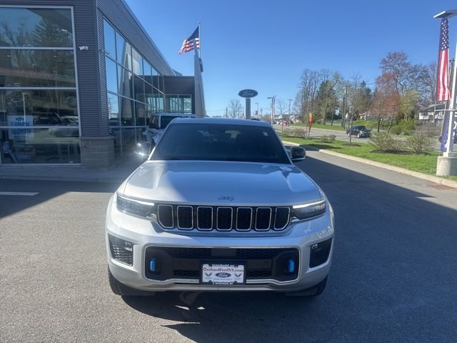 Used 2023 Jeep Grand Cherokee Overland AWD/4WD image 3