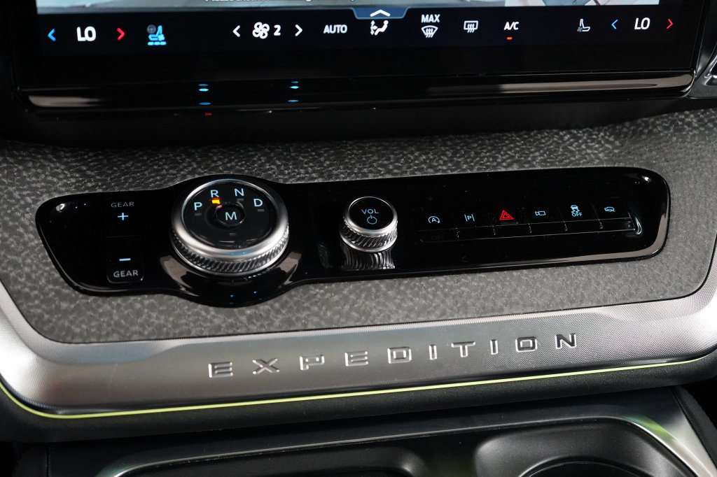 Certified 2025 Ford Expedition Tremor AWD/4WD image 17
