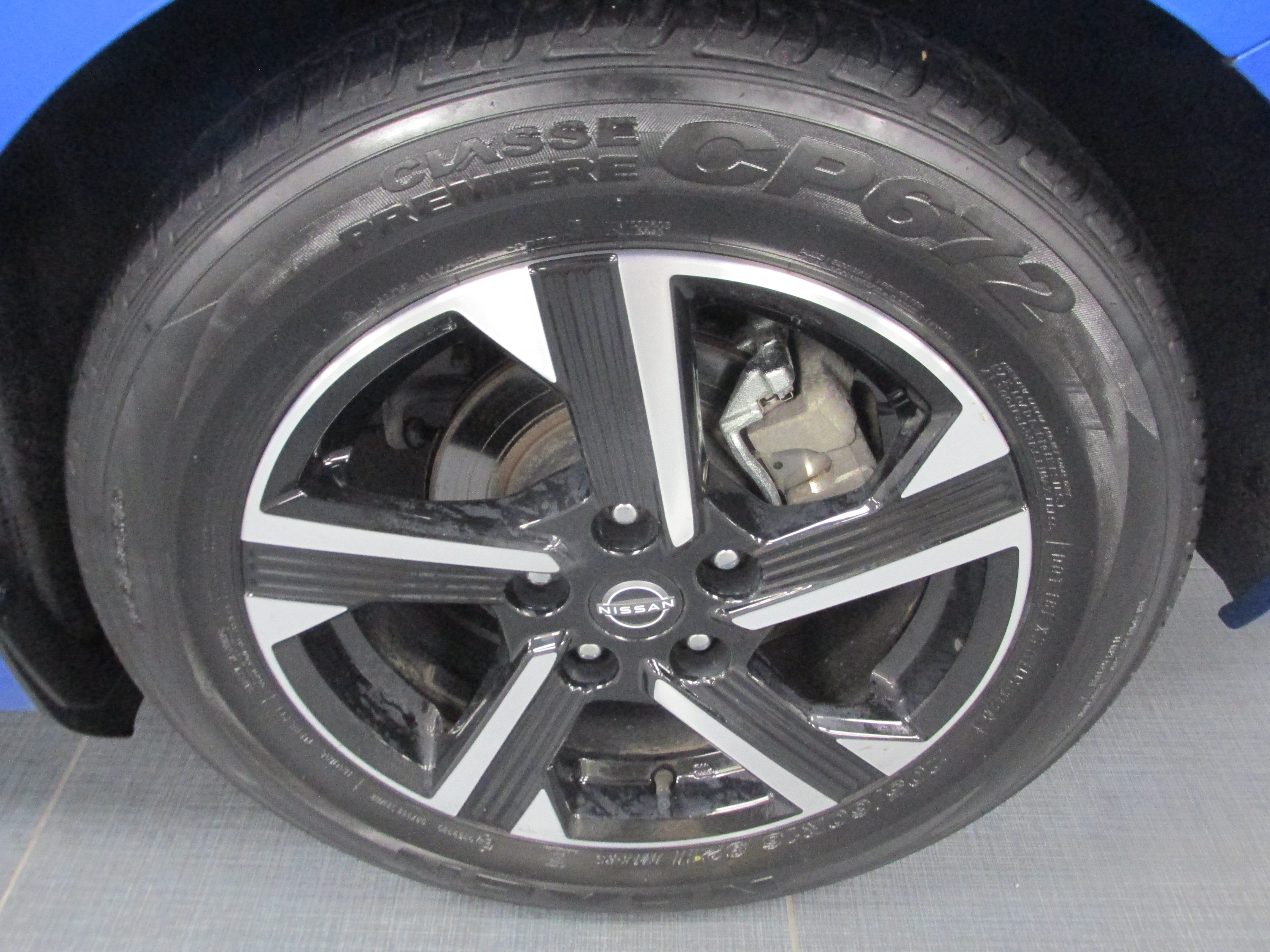 Used 2024 Nissan Sentra SV FWD image 13