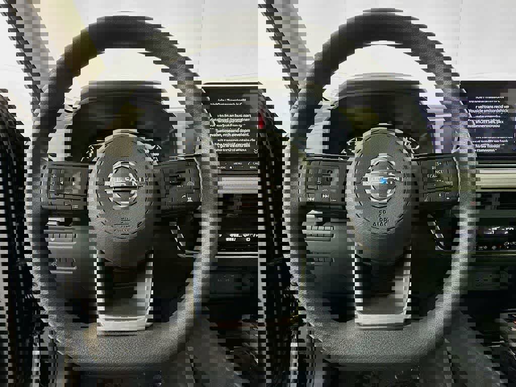 Used 2023 Nissan Rogue SV image 16