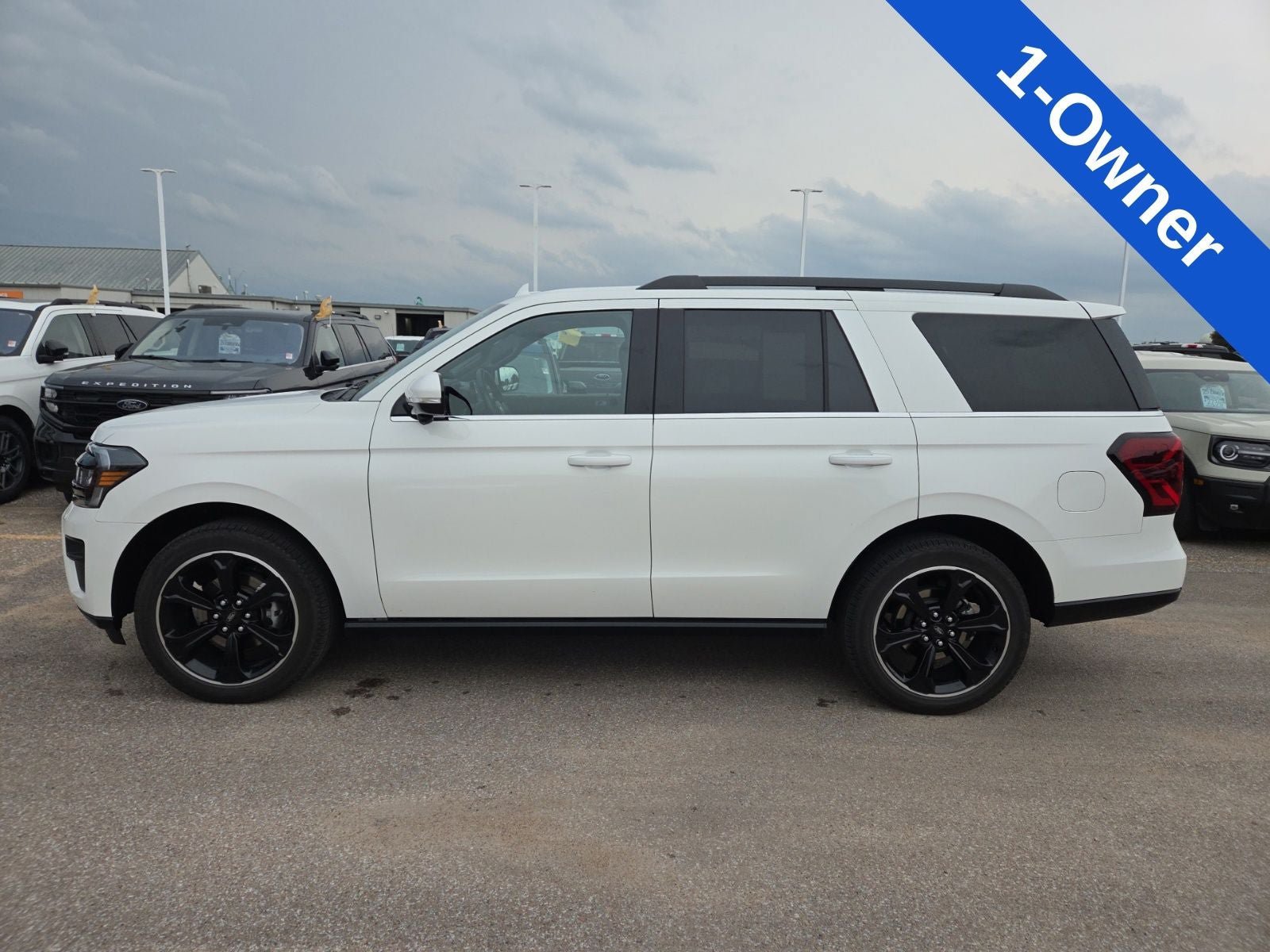 Certified 2024 Ford Expedition Limited AWD/4WD image 2