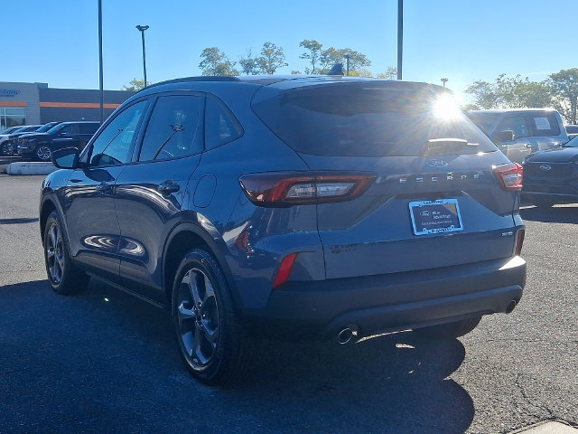 Certified 2025 Ford Escape ST-Line w/ Tech Pack #1 AWD/4WD image 4