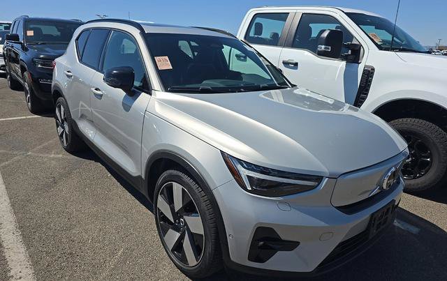 Used 2023 Volvo XC40 Recharge Ultimate AWD/4WD image 2