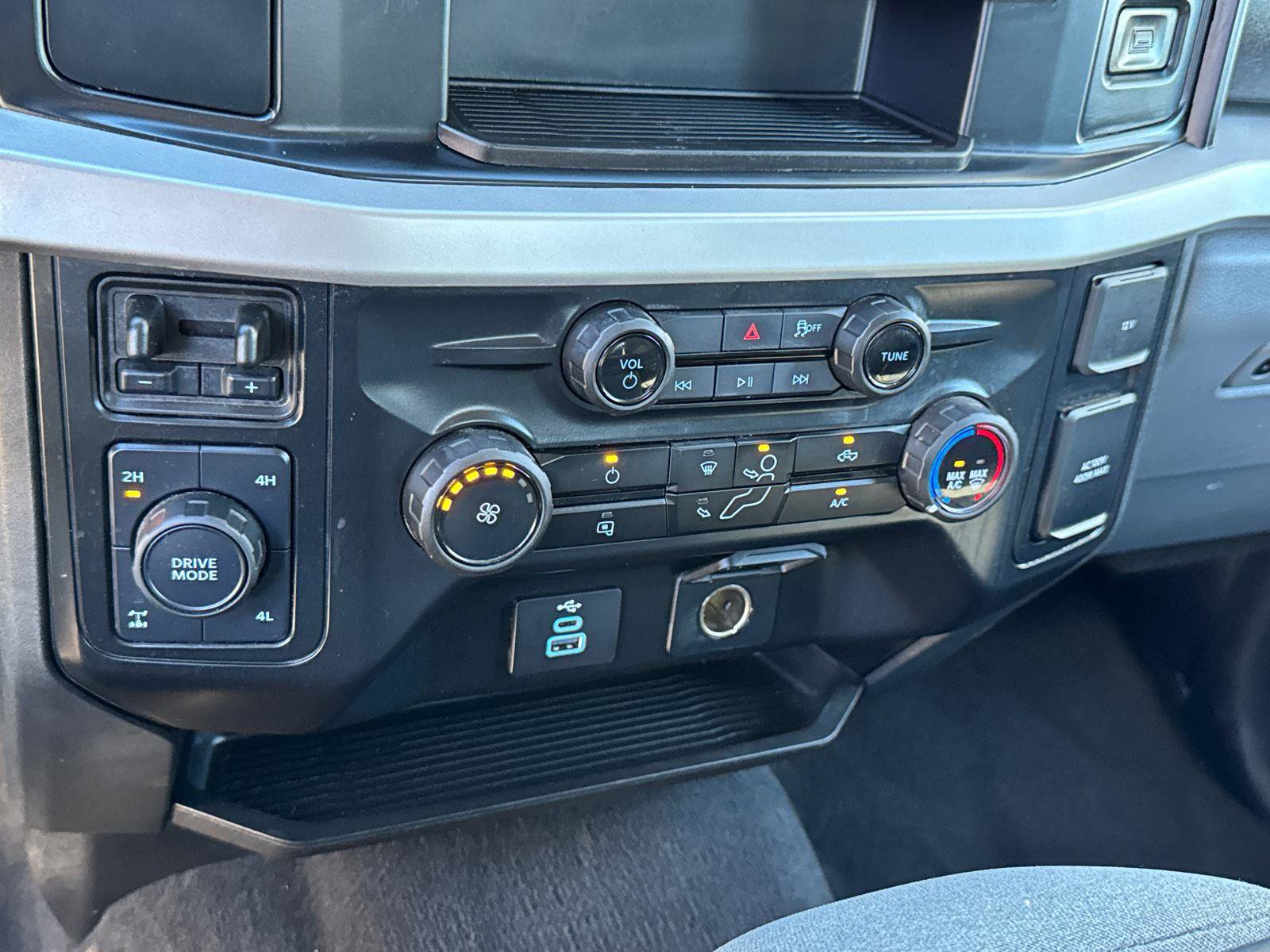 Certified 2025 Ford F250 XLT w/ FX4 Off-Road Package image 31