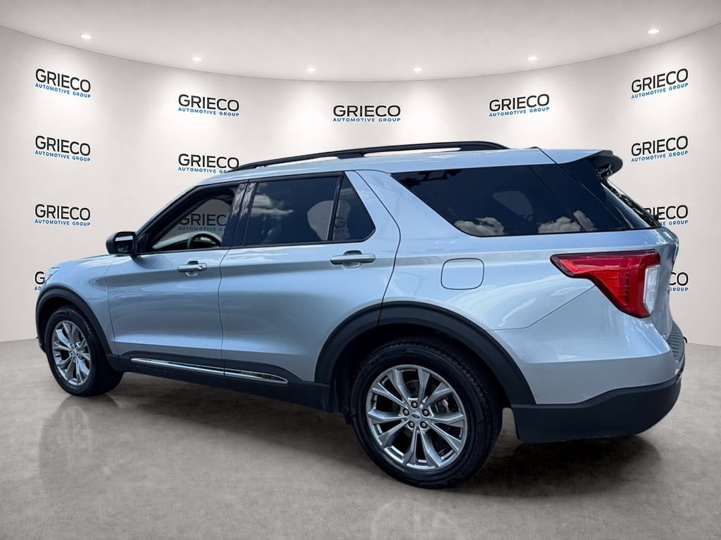 Certified 2023 Ford Explorer XLT w/ Equipment Group 202A RWD image 5