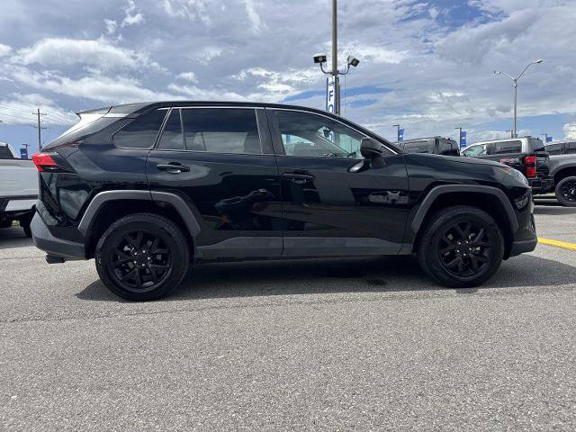 Used 2022 Toyota RAV4 LE FWD image 4